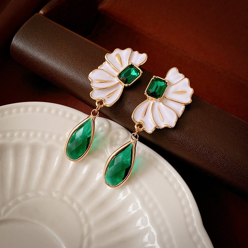 The new favorite of fashion, retro style – square emerald water drop glass oil drop earrings, light up your vintage charm!